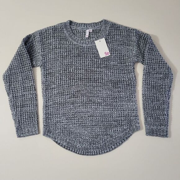 SO® Grey Haze Crewneck Curved Hem Knit Sweater - Picture 2 of 13
